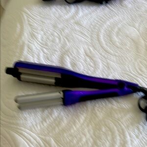 Purple and Black Hair Crimper
